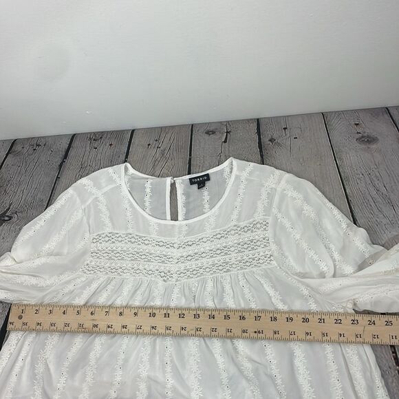 Torrid White Eyelet & Lace Embroidered Hi-Lo Blouse size 1X - Picture 13 of 14